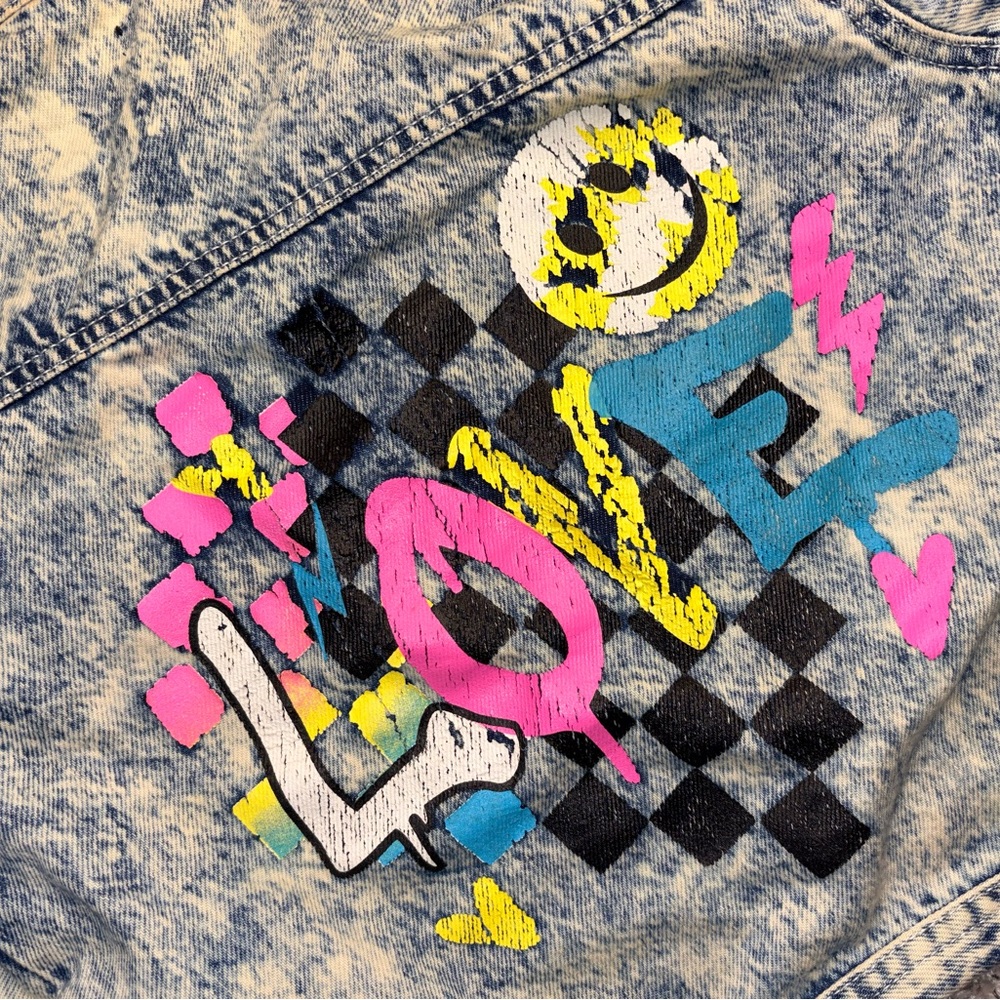 Girls Acid Wash Graffiti Denim Jacket – Size 14/16 (Retro Street Style) - Picture 3 of 6